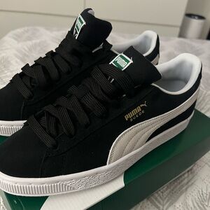 Big kids Puma Suede sneakers